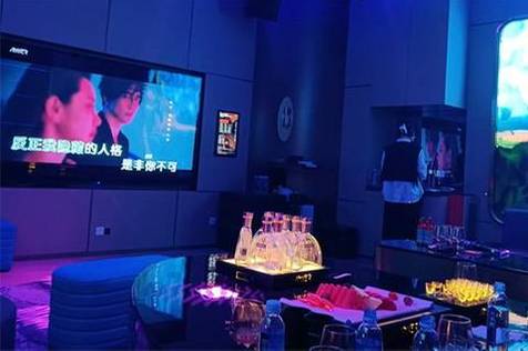乌兰察布夜店招聘兼职/服务员,夜总会招聘信息,都市奢华夜生活高端之位诚相邀