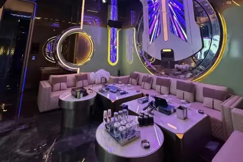 成都夜场招聘兼职/礼宾员,支持兼职转全职灵活选择,根据自身情况规划职业路